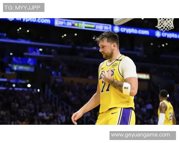 亚历山大30分 雷霆大胜湖人