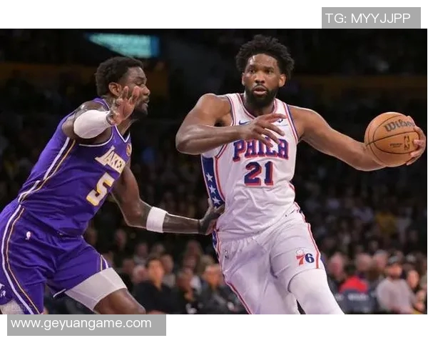 遭遇右侧腹斜肌拉伤！恩比德目前尚未进行任何对抗训练 将在一周后复查